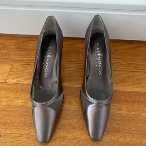 Rene Mancini grey kitten heels